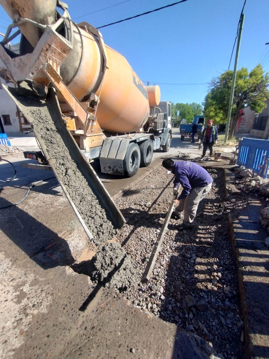 El municipio avanza con un plan de bacheo en Roca